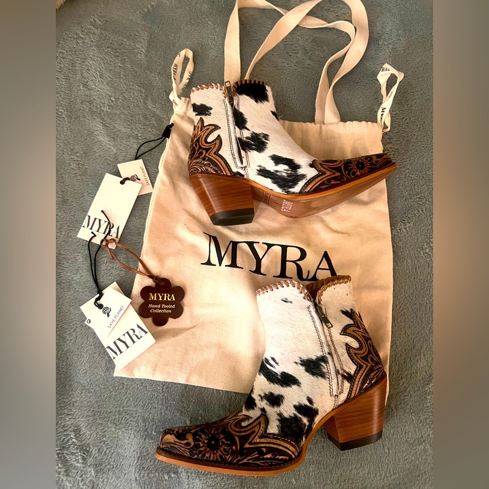 Myra Cow Print Ankle Cowboy Boots Size 9 🤠 Western Country Rodeo Fashion NFR